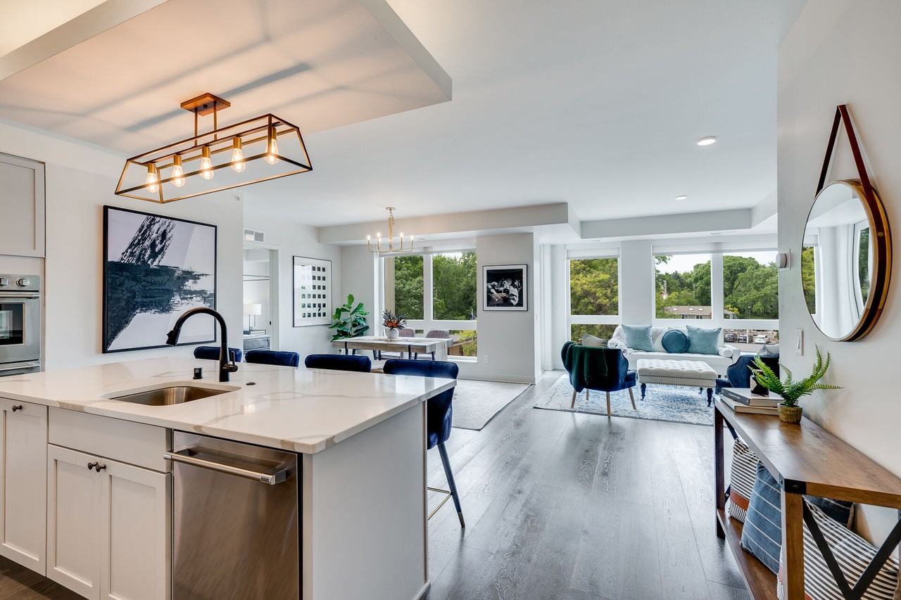 The Lorient - Photo 6 of 50