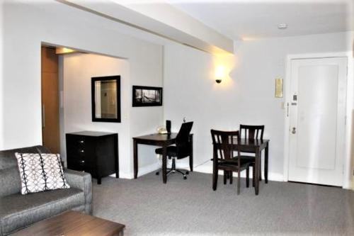 Milwaukee 1028 Juneau Kickerbocker - Photo 4 of 7