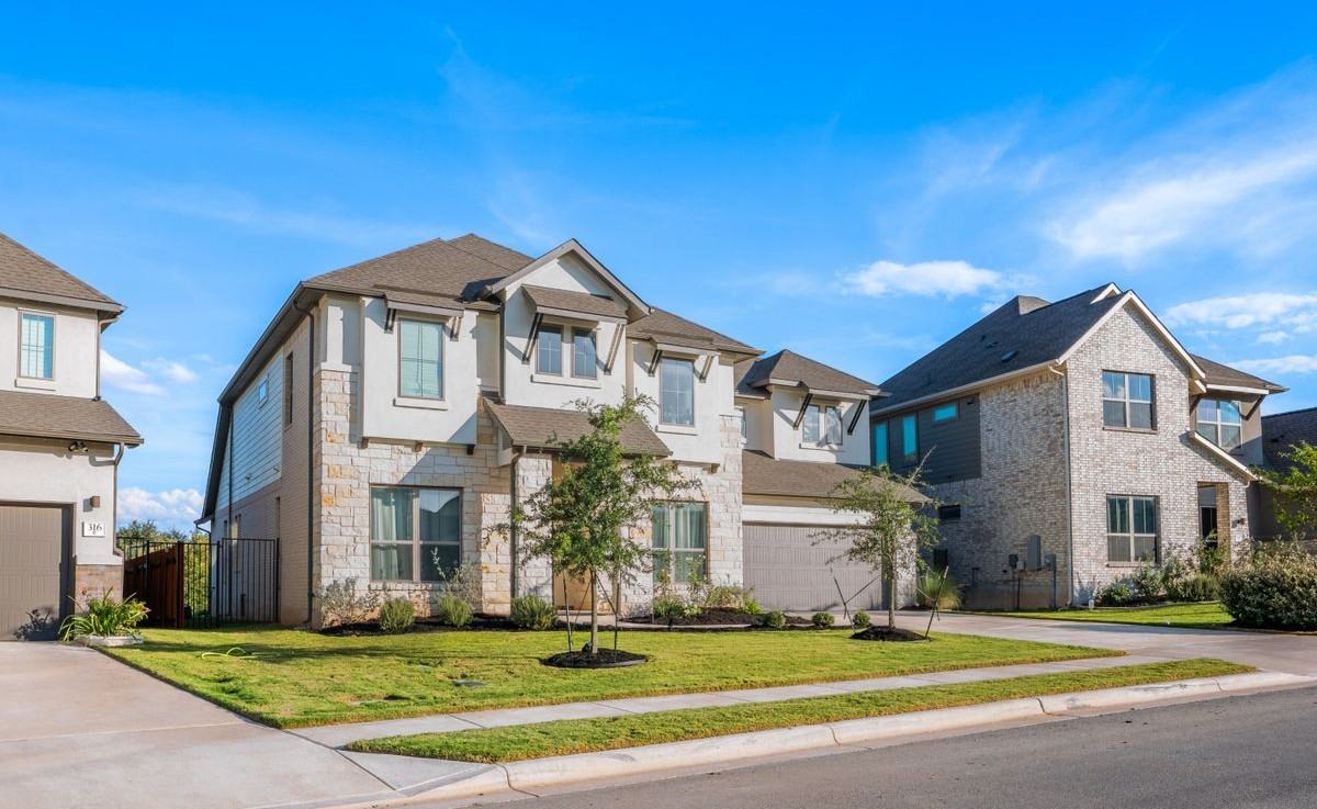 312 Palatino Bnd - Photo 2 of 32