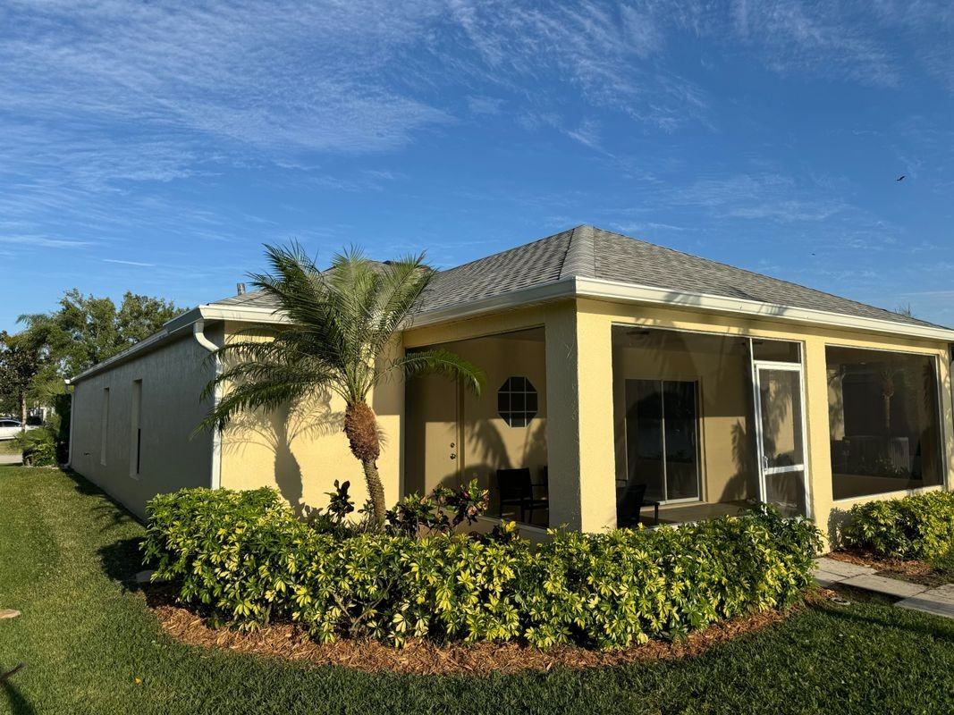 1370 Berryhill Dr - Photo 2 of 17