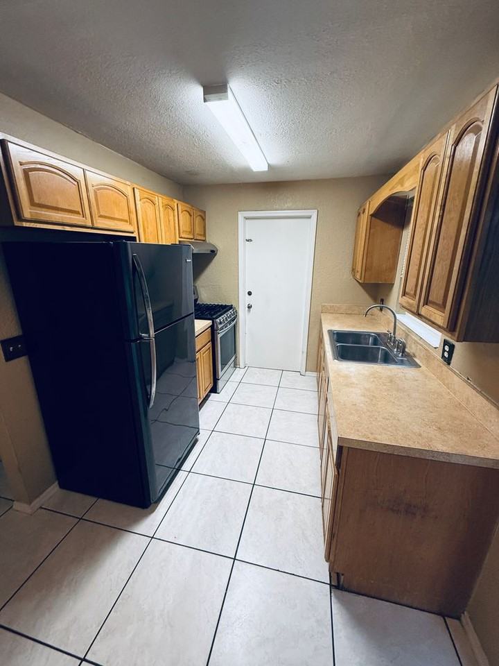 1317 Baker Dr - Photo 3 of 28