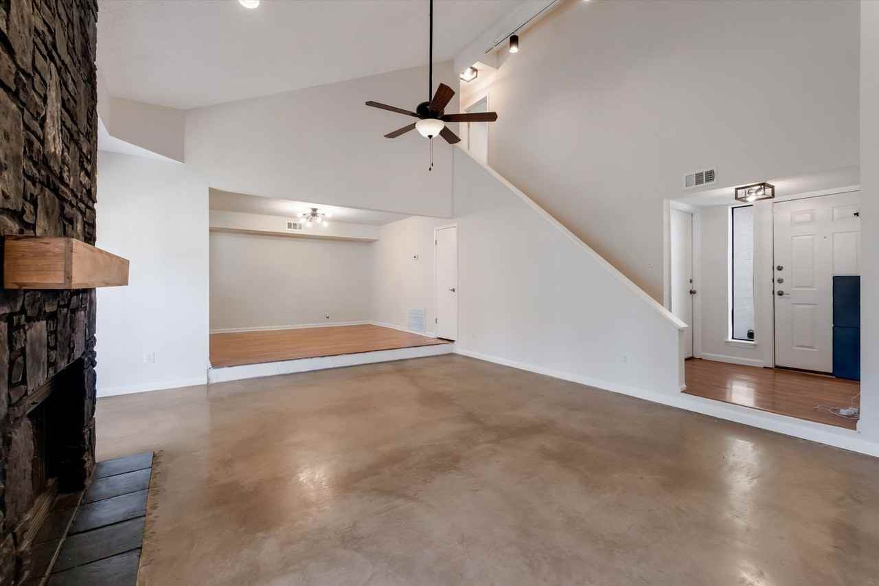 8548 Echo Creek Ln - Photo 5 of 27