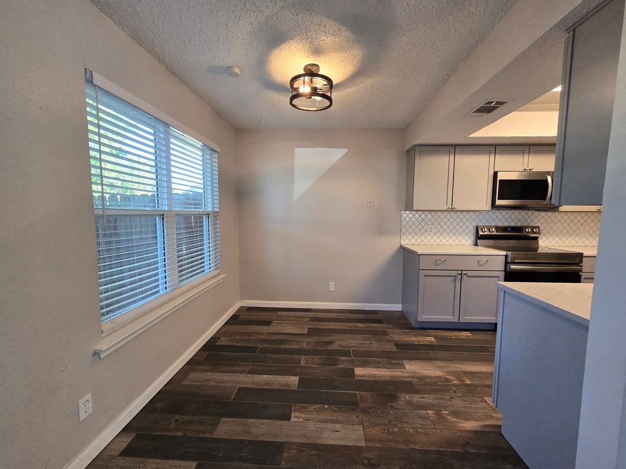 8810 Springmail Cir - Photo 5 of 16