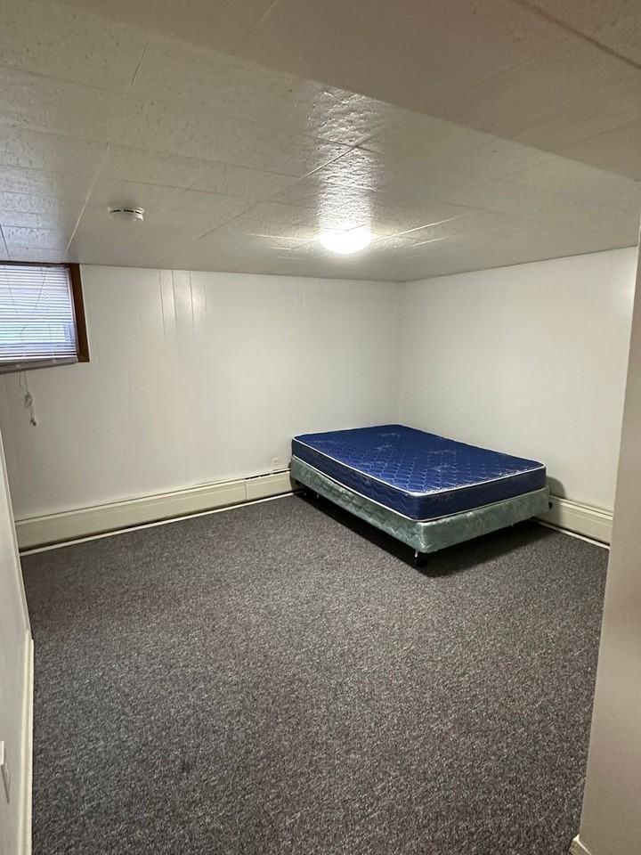 115 W Washington St - Photo 7 of 10