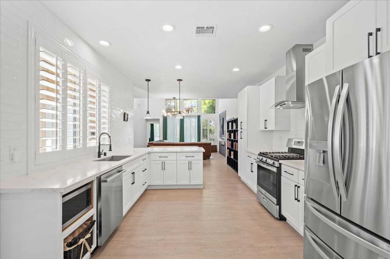 8581 Heather Downs Dr - Photo 7 of 30