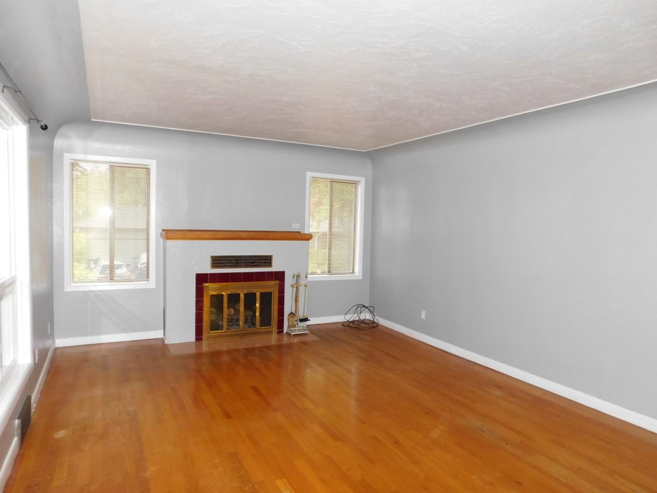 2520 Summer St Se - Photo 6 of 50