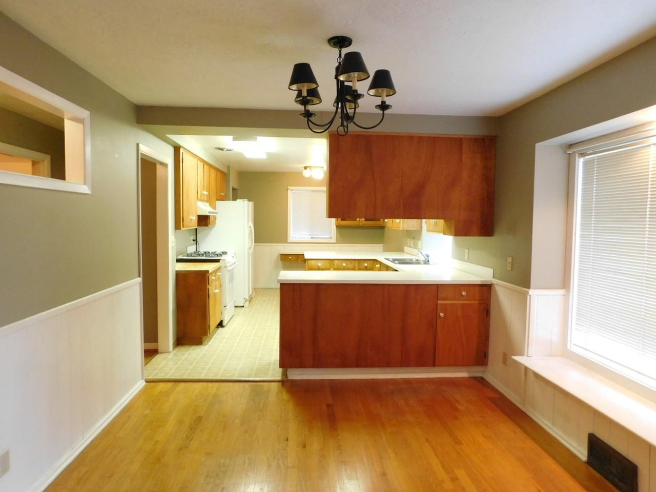 2520 Summer St Se - Photo 7 of 50