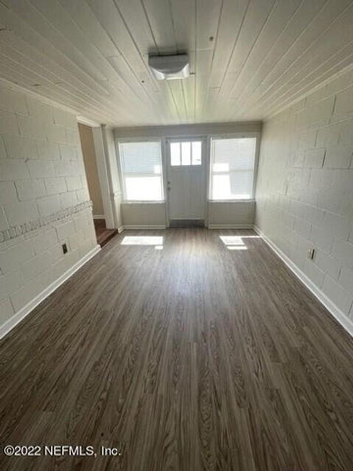 4737 Blount Ave - Photo 3 of 17