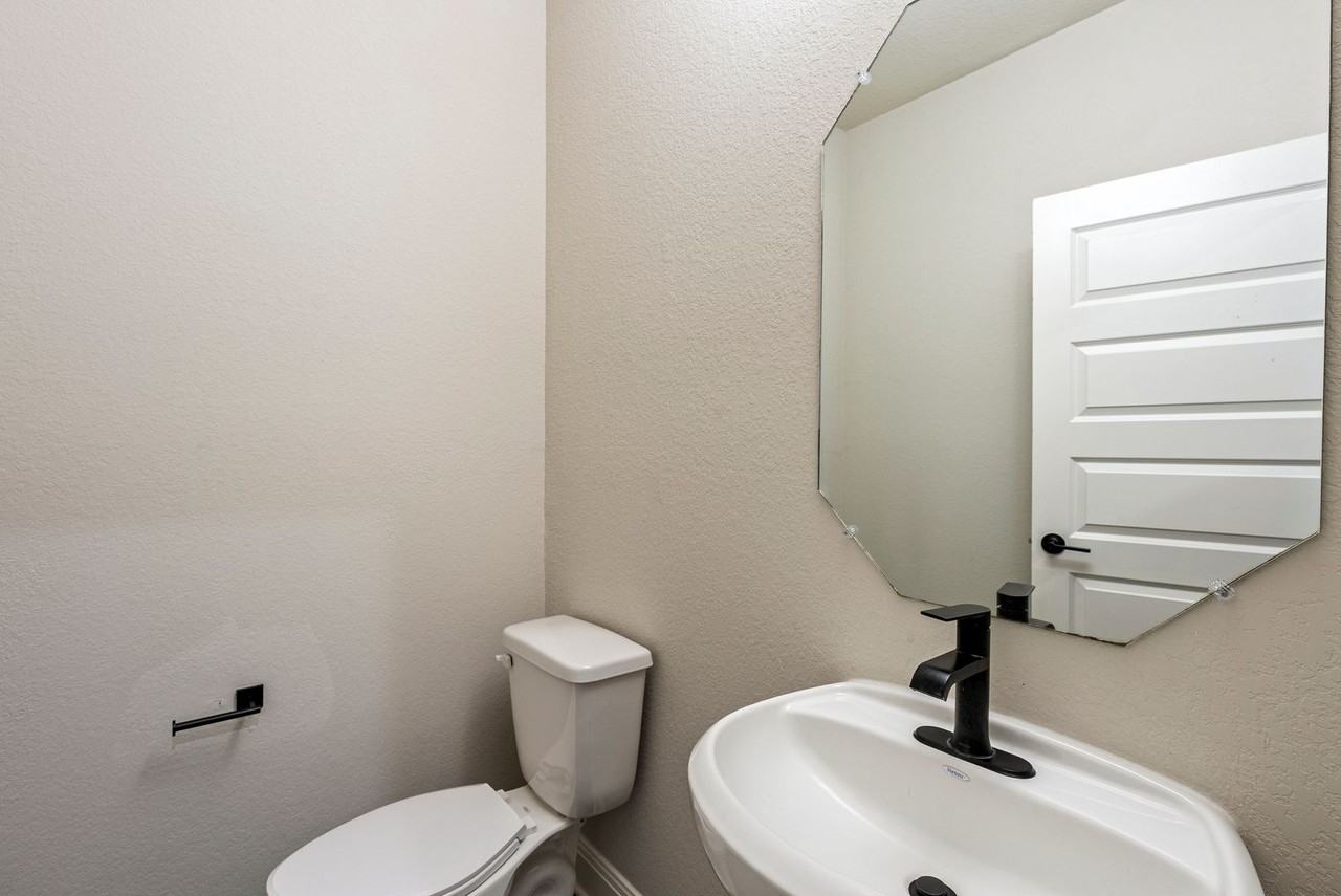 104 Sugarberry Dr - Photo 7 of 30