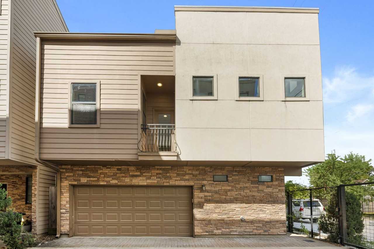 1420 Wilson St - Photo 2 of 50