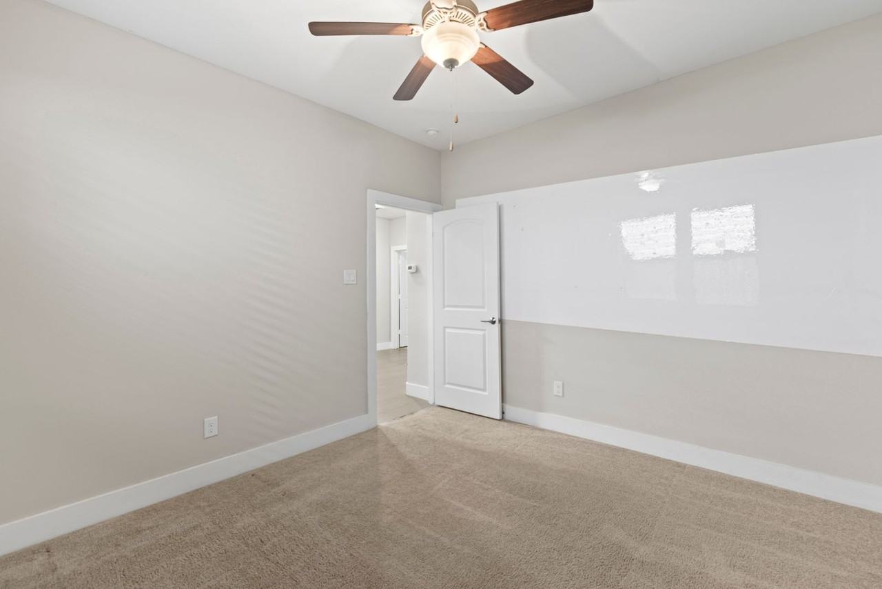 1420 Wilson St - Photo 7 of 50