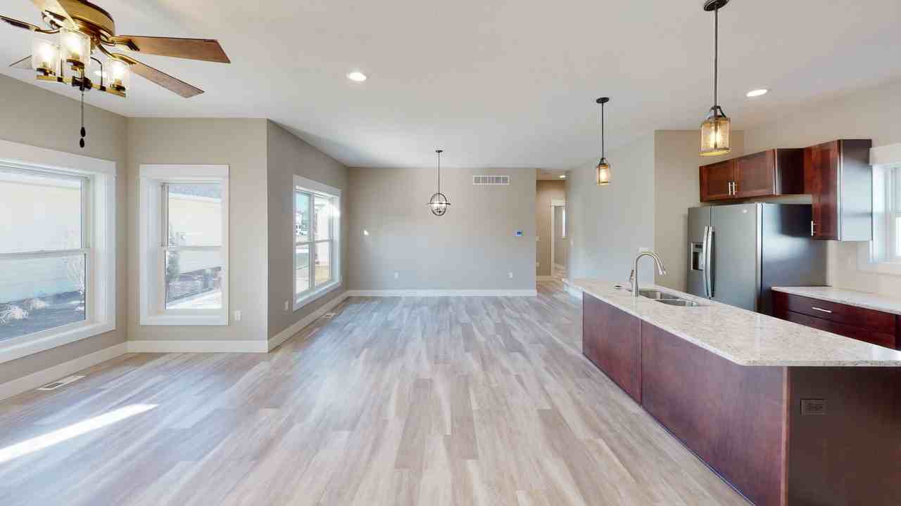 1003 E Maple Ave - Photo 3 of 11