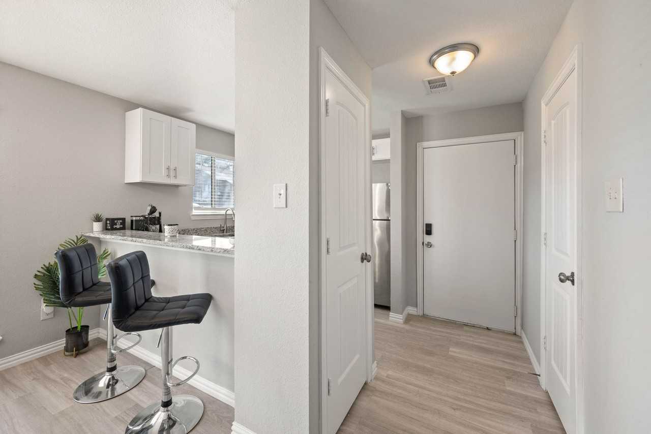 1608 Pecan Chase Cir - Photo 4 of 12