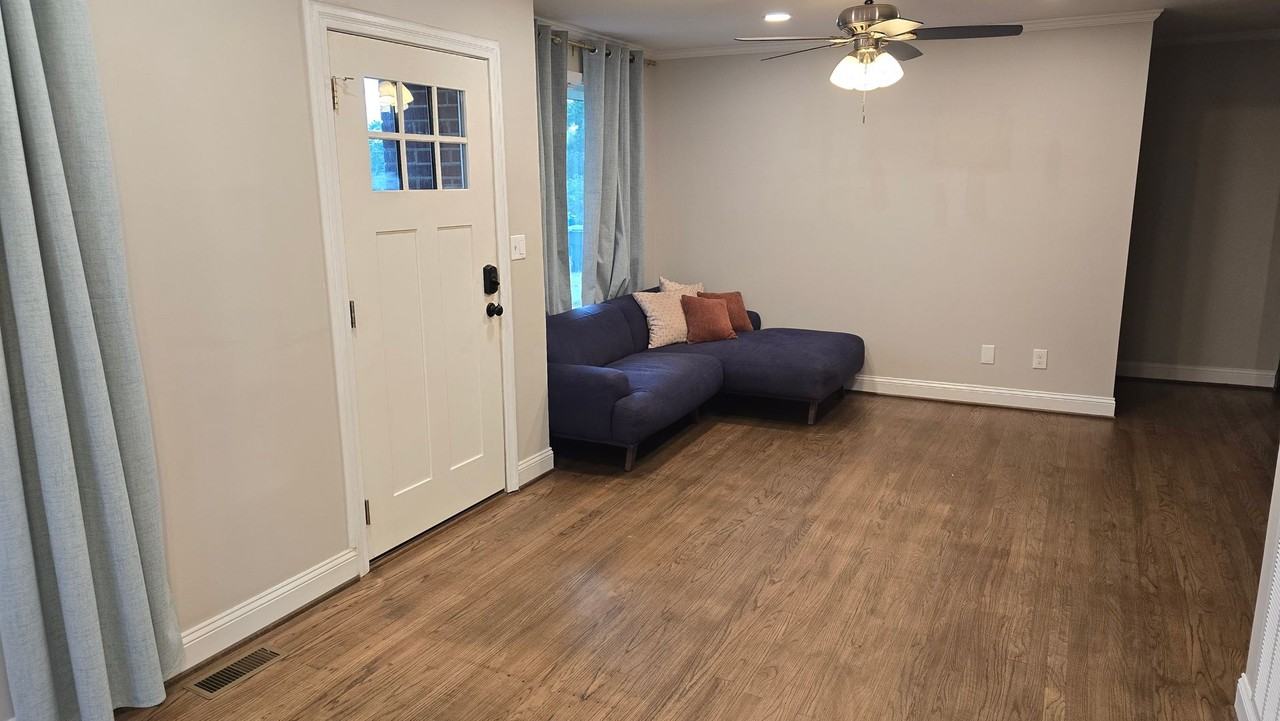 3913 Margrave Rd - Photo 4 of 33