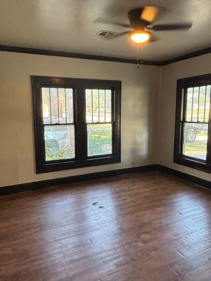 1105 3rd Ave Sw - Photo 3 of 14