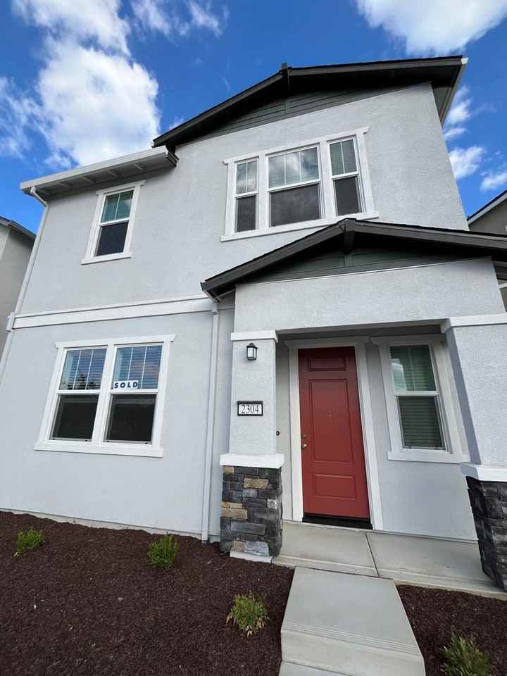 2300 2300 Holcolm Place - Photo 2 of 40