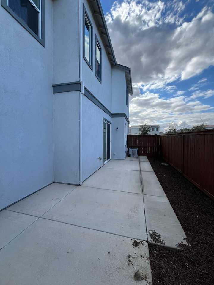 2300 2300 Holcolm Place - Photo 7 of 40