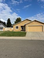 featured image of 2745 Deanne St