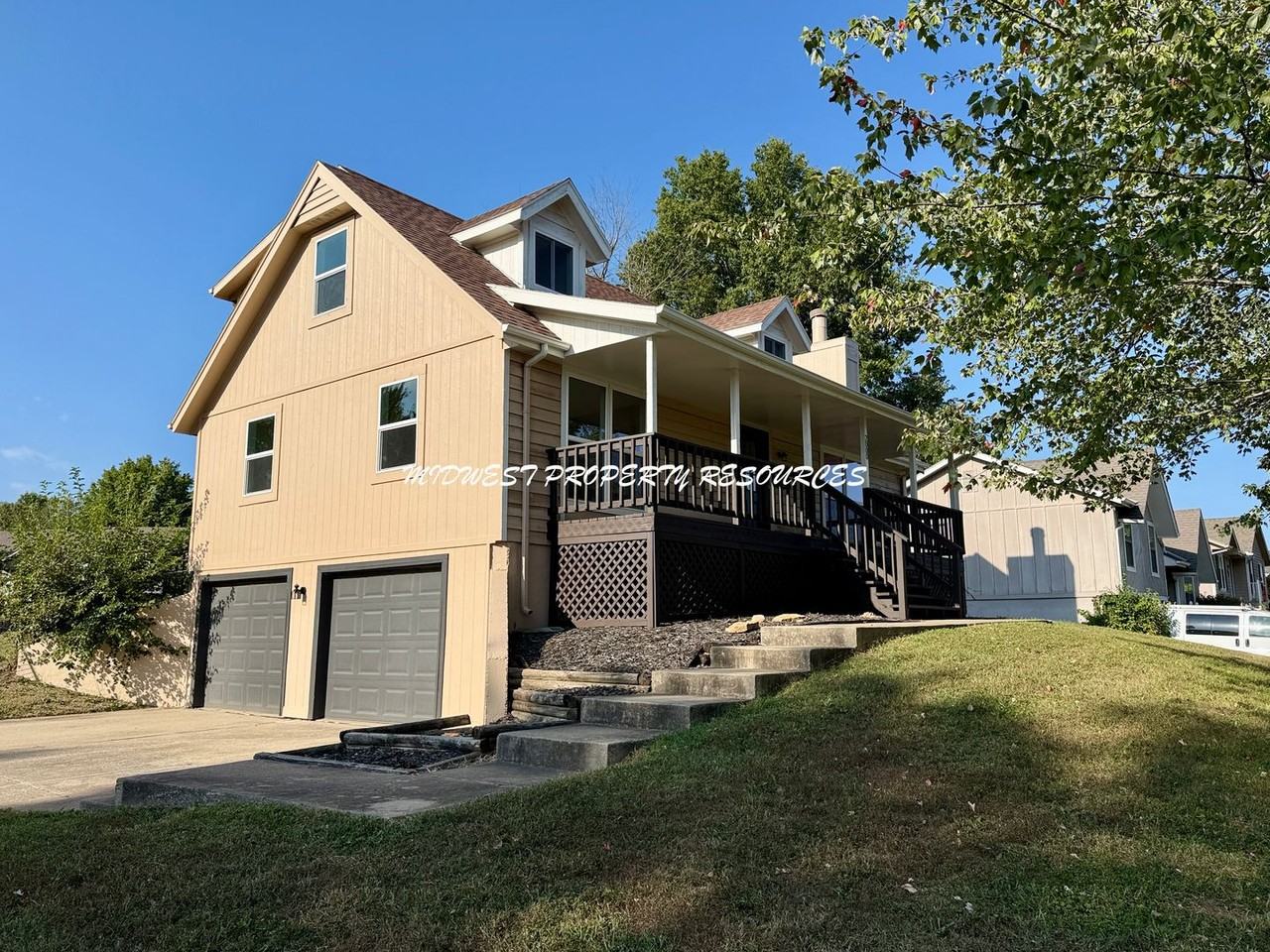 2000 Northeast Dill Drive - Photo 2 of 26