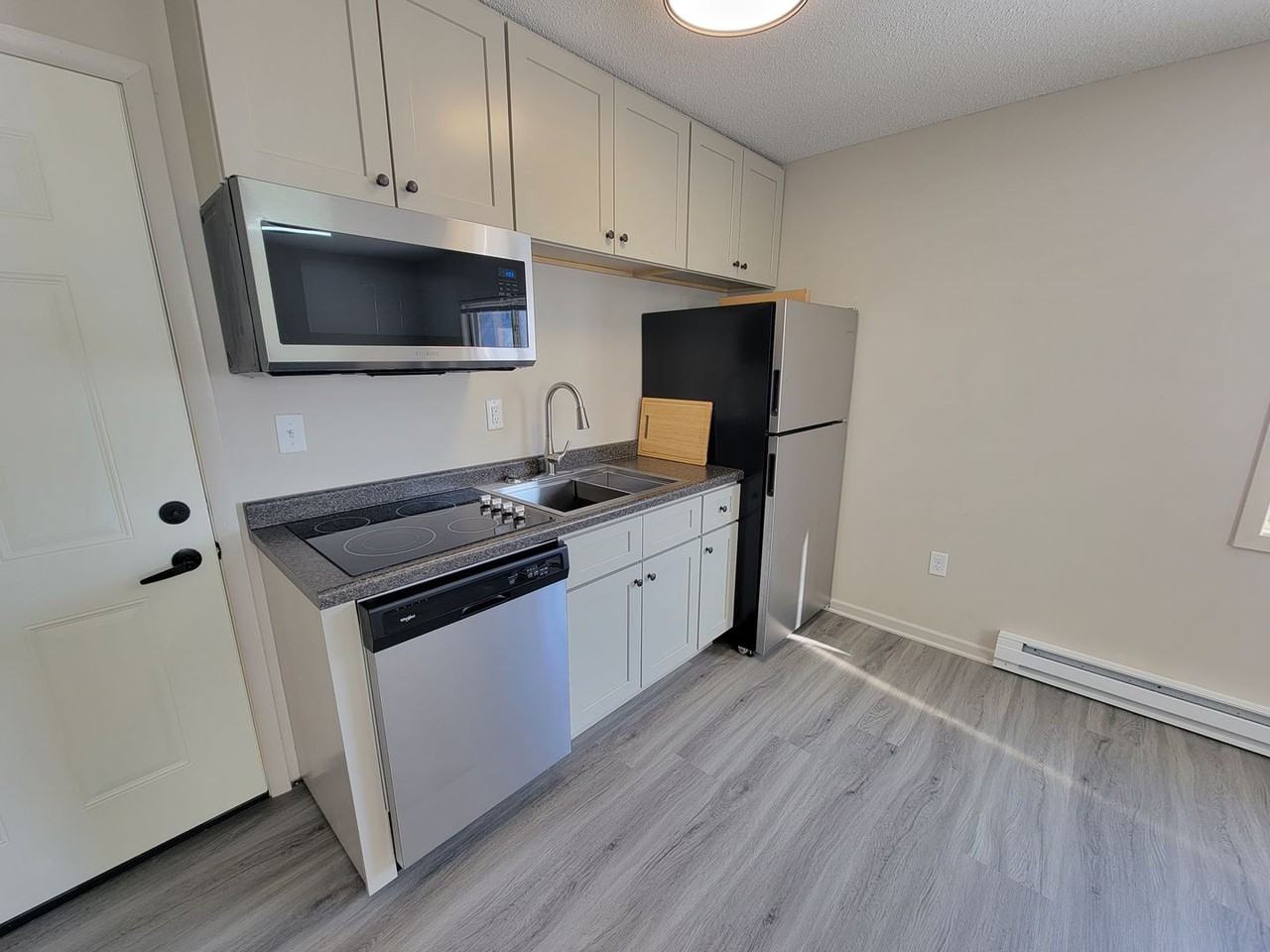 1526 E Superior St #5 - Photo 6 of 7
