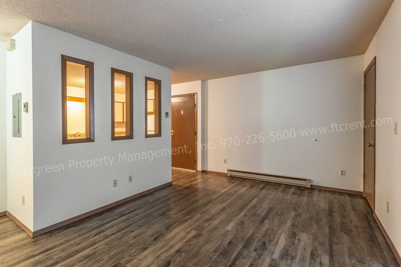 348 Terri Dr - Photo 2 of 40