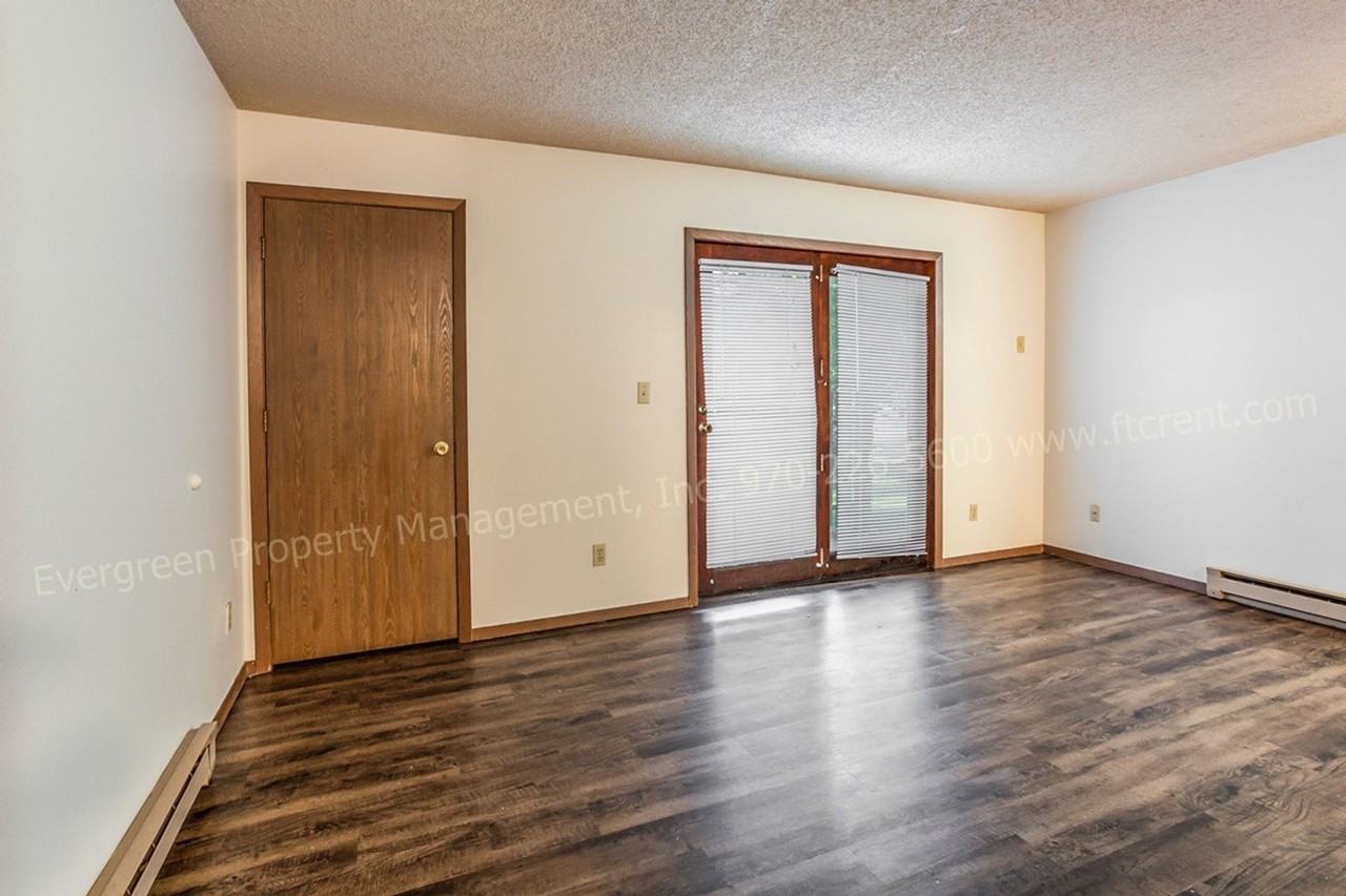 348 Terri Dr - Photo 5 of 40