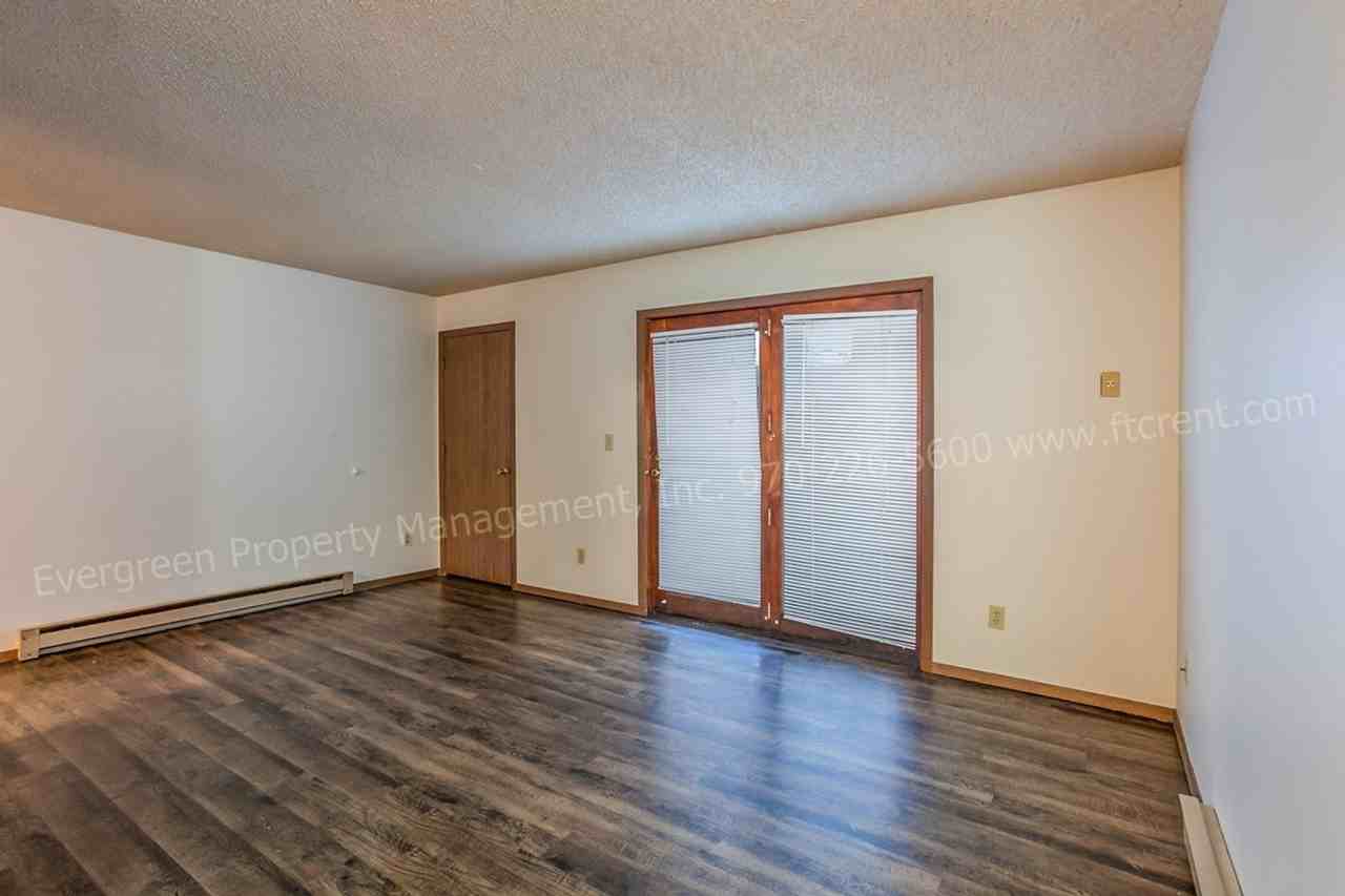 348 Terri Dr - Photo 6 of 40