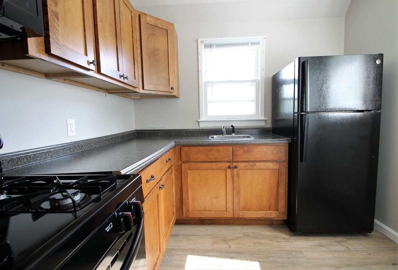 2119 Monroe St - Photo 4 of 17