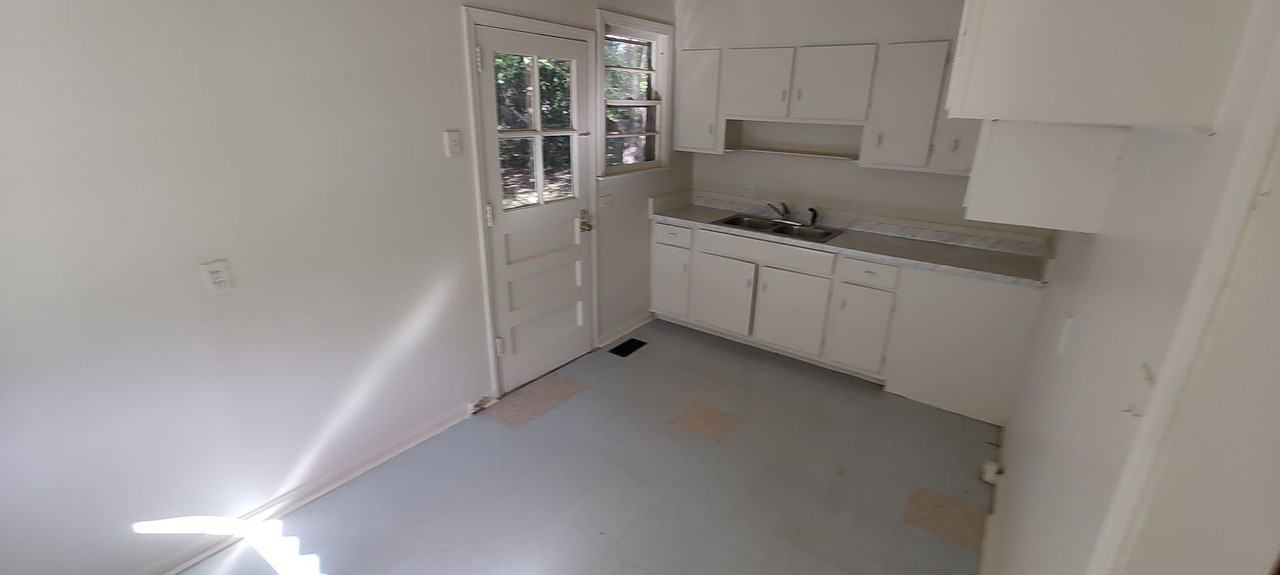 2319 Briarfield Rd - Photo 2 of 5