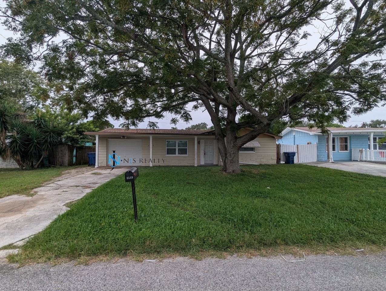 3549 Devonshire Dr - Photo 2 of 17