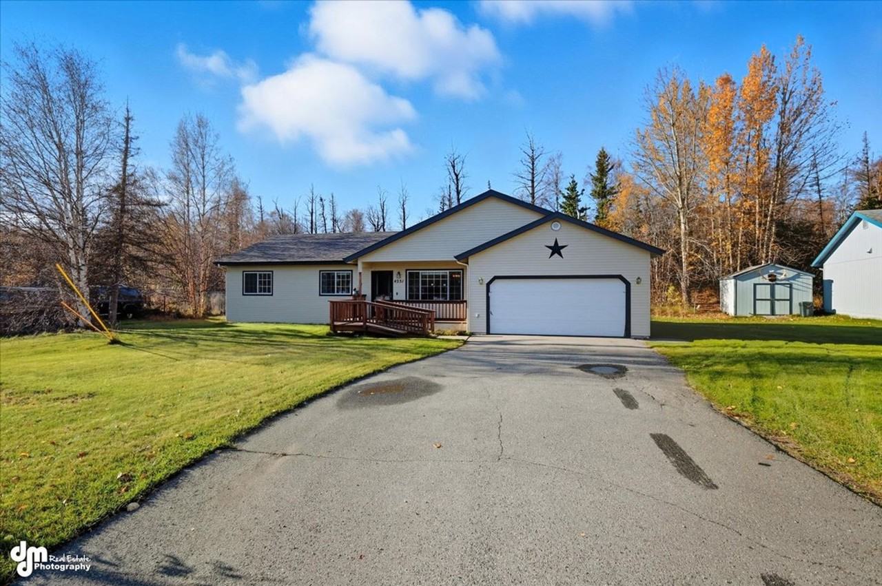 4251 E Greenview Cir - Photo 2 of 41