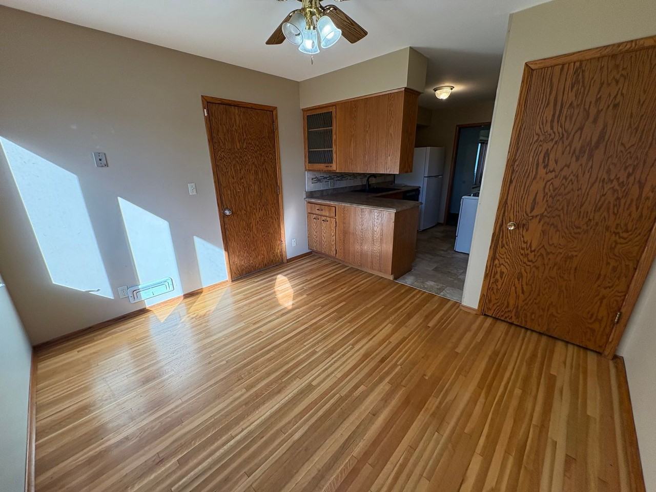 1306 3rd Ave Ne - Photo 7 of 18