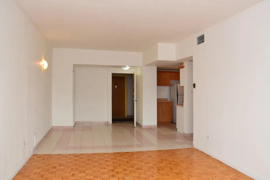 3555 Rue Berri - Photo 5 of 13