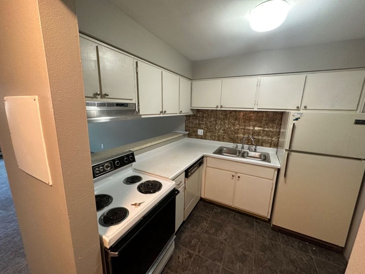 5700 West Wahner Avenue #114 - Photo 3 of 10