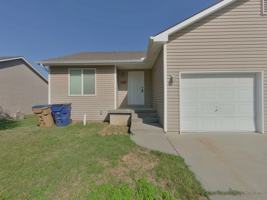 featured image of 1022 W Clyde St