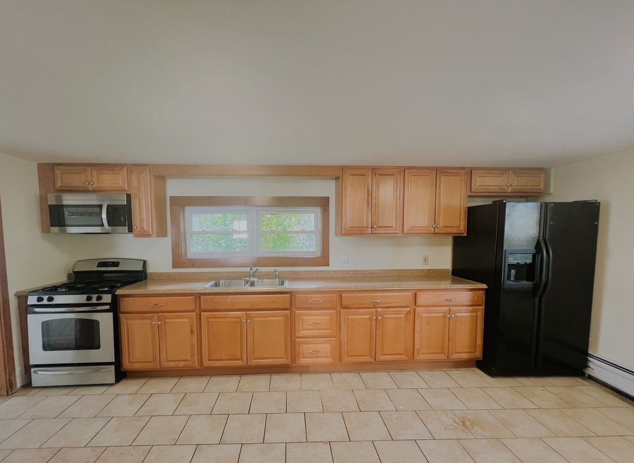 15 New Lenox Rd - Photo 2 of 2