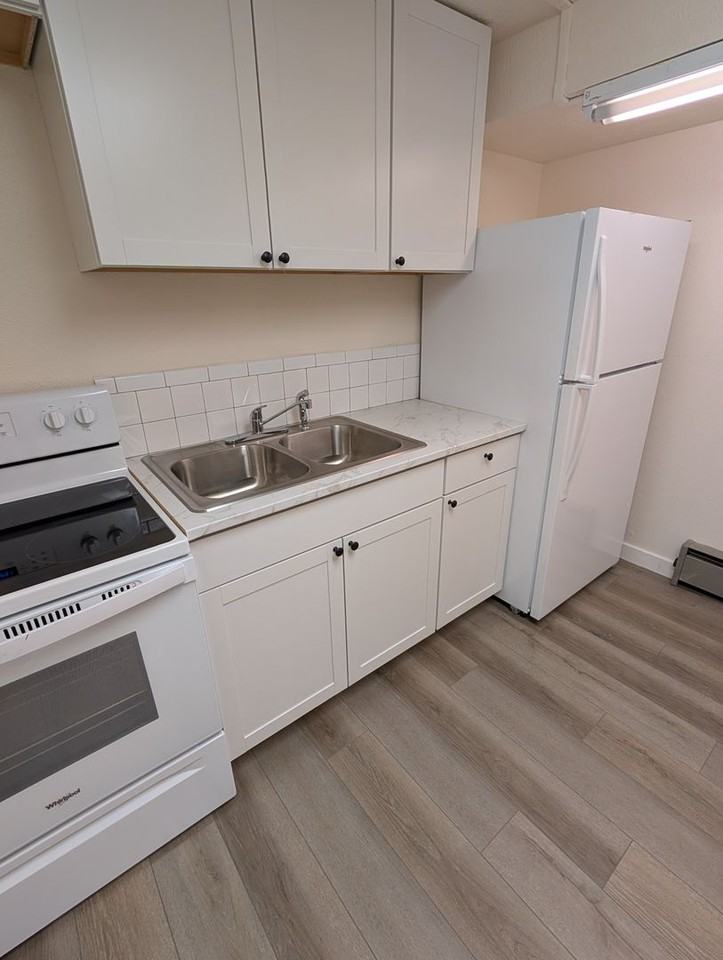 155 East Griffith Road - Photo 4 of 23