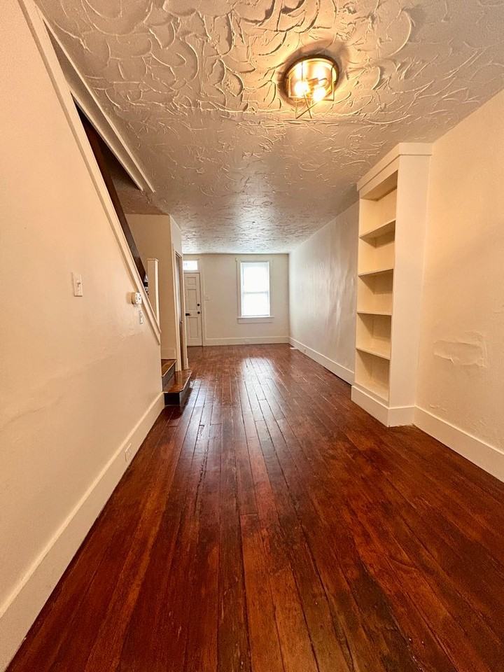 313 Coral St - Photo 6 of 18