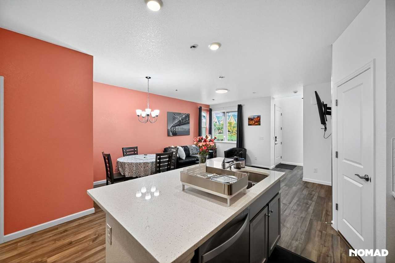 18201 French Creek Ave - Photo 4 of 31