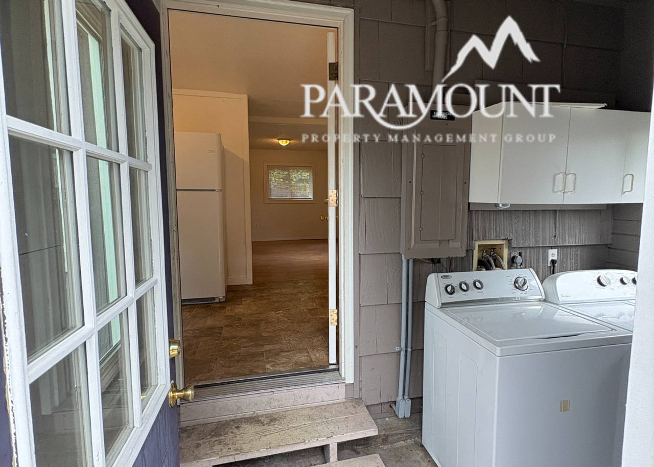 322 Willow St - Photo 3 of 13