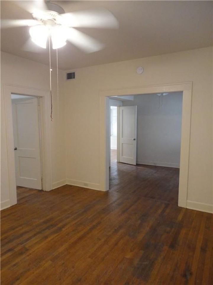 707 1/2 Graham Pl - Photo 6 of 17