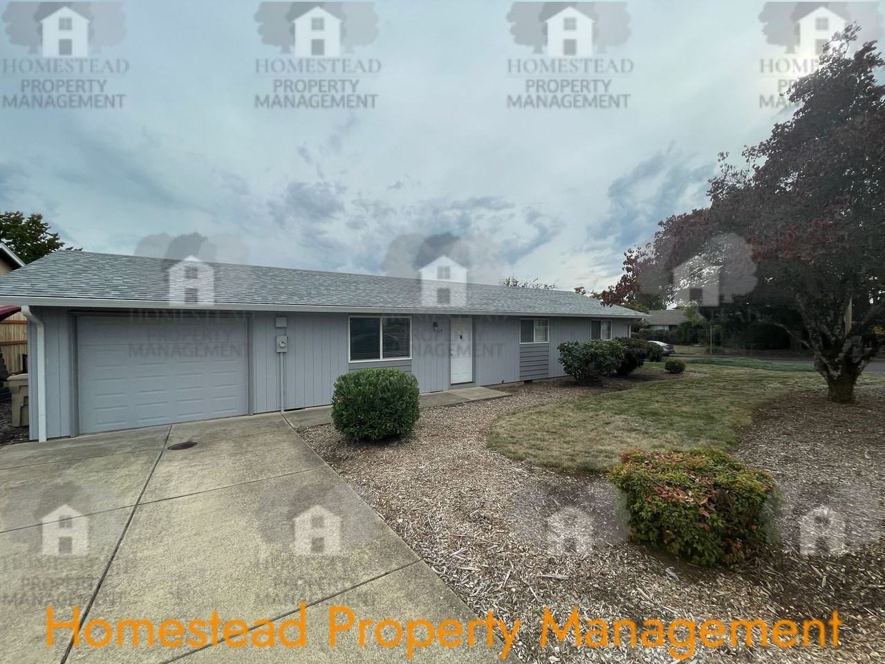 215 215 NE Fern Ave - 534 NE Dallas Dr. - Photo 3 of 21