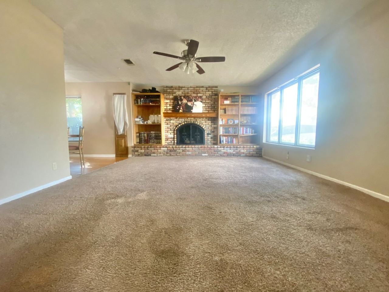 2605 22nd St - Photo 2 of 16