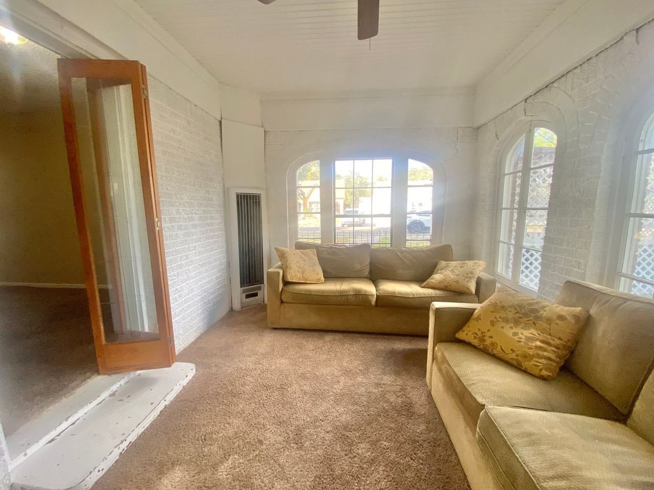 2605 22nd St - Photo 3 of 16