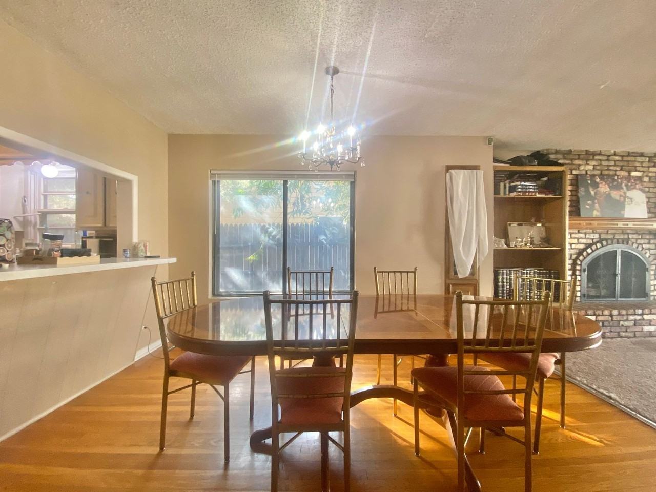 2605 22nd St - Photo 4 of 16