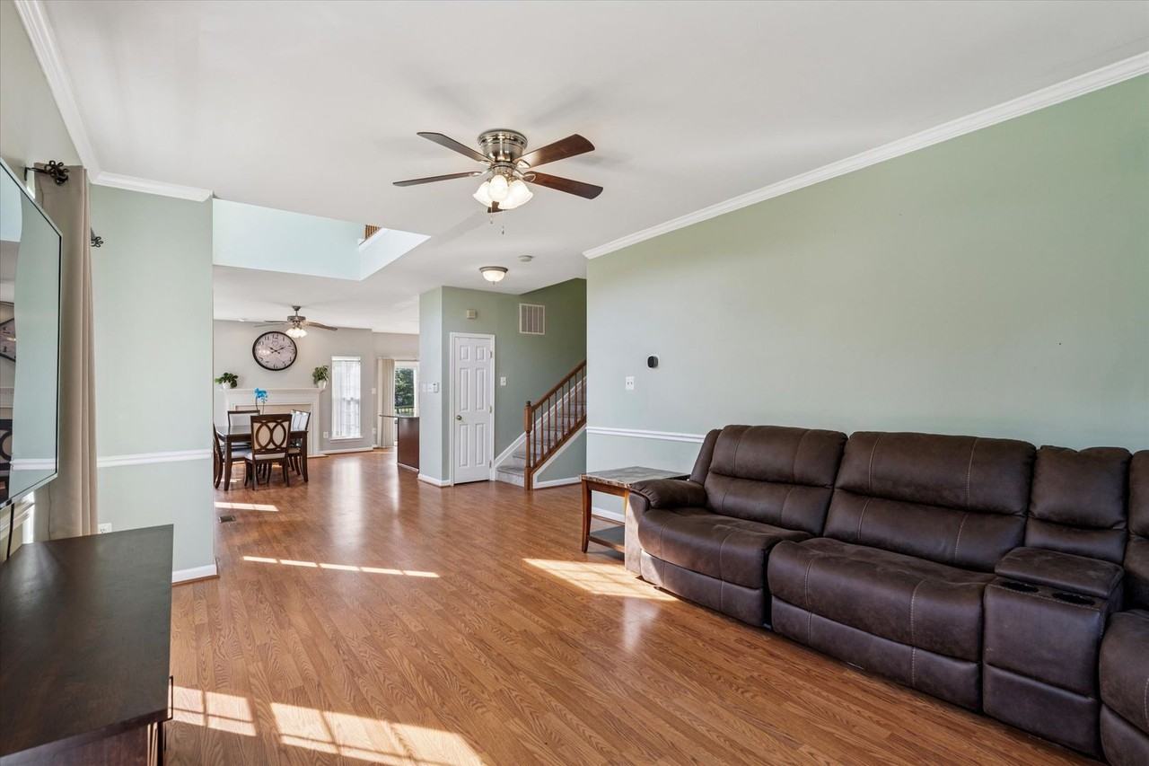 190 Penns Manor Dr - Photo 3 of 32