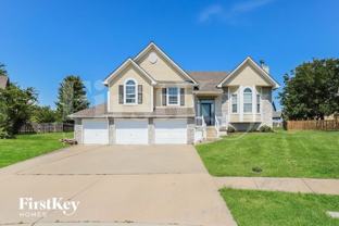 2300 Sw Stone Bridge Ct - Photo 1 of 1