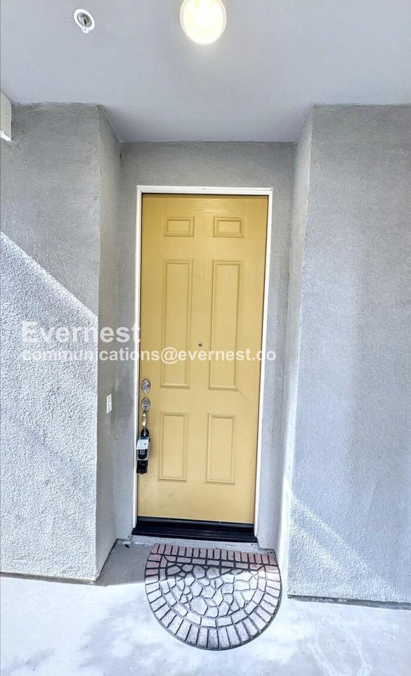 81 Middleton Pl - Photo 3 of 50