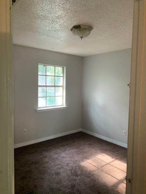 524 N Pierce St #524 - Photo 2 of 5
