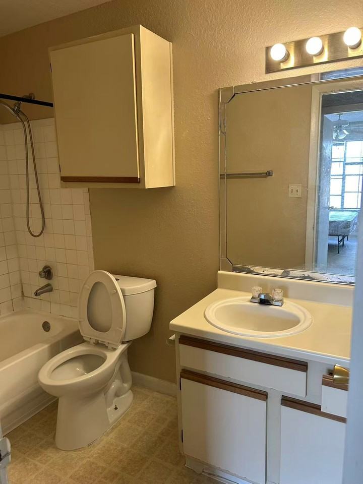 5530 Chrishire Way #D207 - Photo 7 of 7